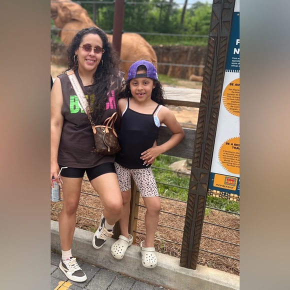 Meet your Posher, Letiana - Picture 1 of 1